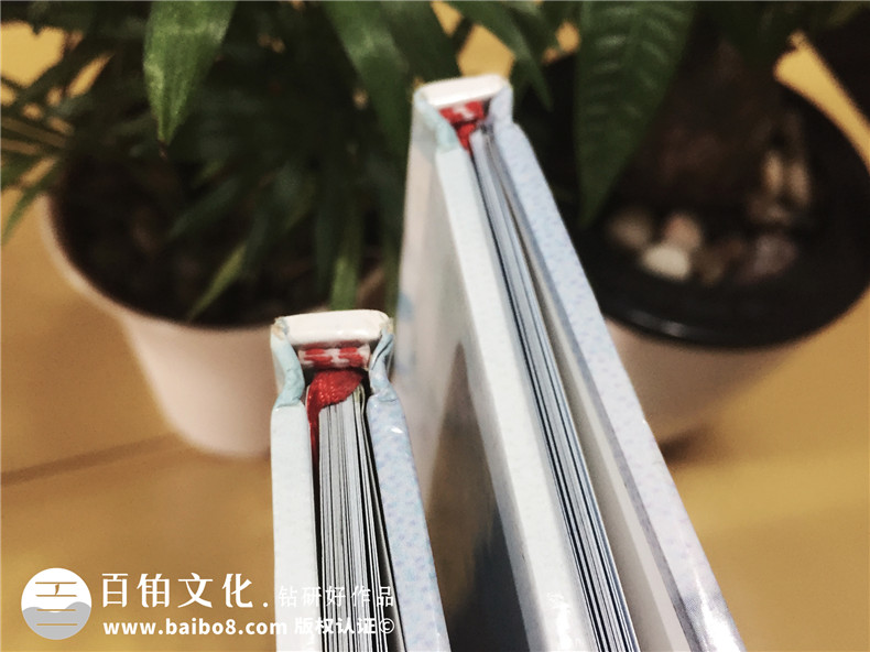 同學再聚首 完成紀念冊制作紀念研究生同學的聚會時光！