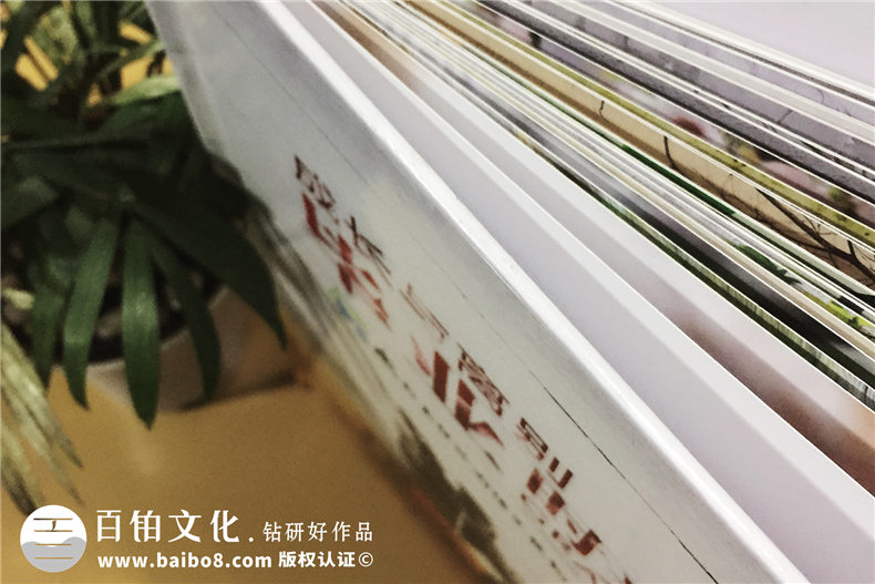 初中畢業(yè)紀念冊設(shè)計-時光的小火車記錄著校園成長-嘉祥外國語學校