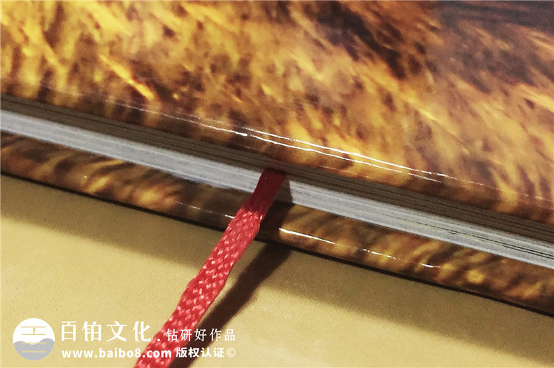 初中畢業(yè)紀念冊設(shè)計-時光的小火車記錄著校園成長-嘉祥外國語學校