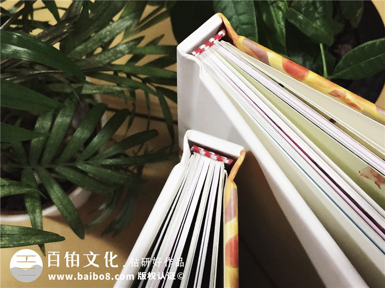畢業(yè)紀(jì)念冊(cè)：設(shè)計(jì)培訓(xùn)班的同學(xué)畢業(yè)禮物選擇什么好？第2張-宣傳畫冊(cè),紀(jì)念冊(cè)設(shè)計(jì)制作-價(jià)格費(fèi)用,文案模板,印刷裝訂,尺寸大小