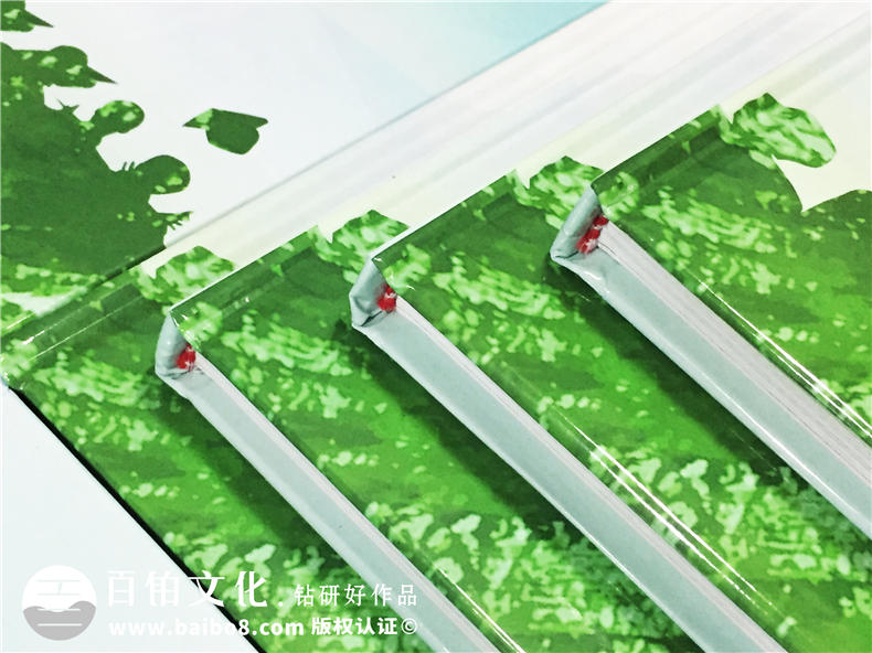 紀(jì)念某人某事的紀(jì)念冊(cè)設(shè)計(jì)方法探索 紀(jì)念冊(cè)平面設(shè)計(jì)的構(gòu)成技巧！