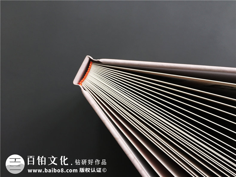 一場難得的老同學(xué)聚會(huì)活動(dòng) 一次同學(xué)聚會(huì)紀(jì)念冊(cè)制作的步驟！