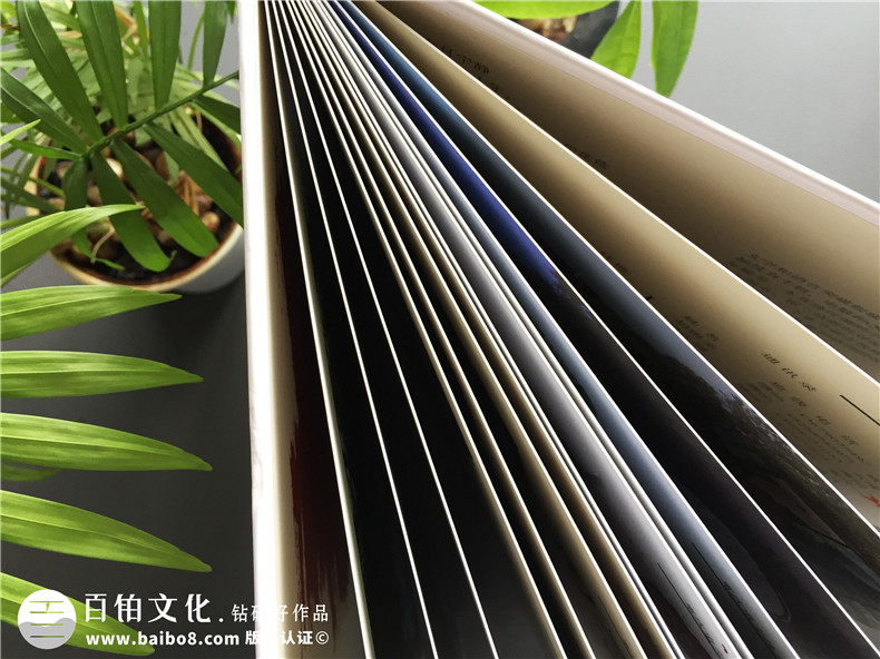 戀人紀(jì)念日送什么禮物？制作情侶紀(jì)念冊(cè)變得特別有意義