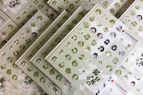 制作畢業(yè)紀(jì)念冊(cè) 查閱專業(yè)紀(jì)念冊(cè)設(shè)計(jì)公司的畢業(yè)紀(jì)念冊(cè)設(shè)計(jì)方案！