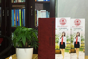 學(xué)生畢業(yè)紀念冊制作 定格校園記憶紀念同學(xué)友誼！